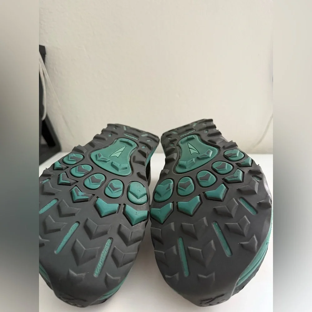 Altra lone peak 6 Women size 9.5 Charcoal and Turquoise Running Shoes